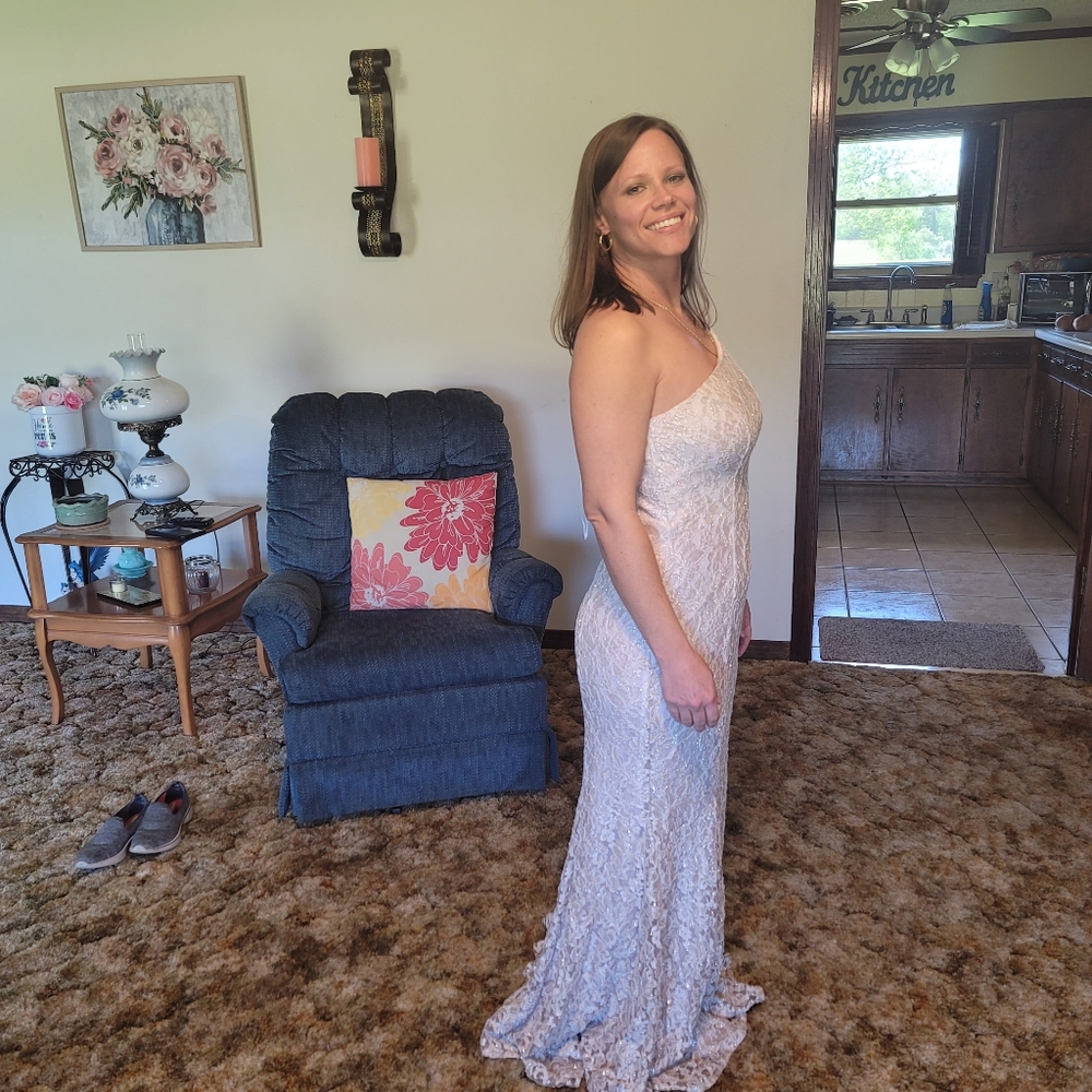 DONATED Nightway Collections One Shoulder Beige Champagne Glitter - Picture 2 of 10